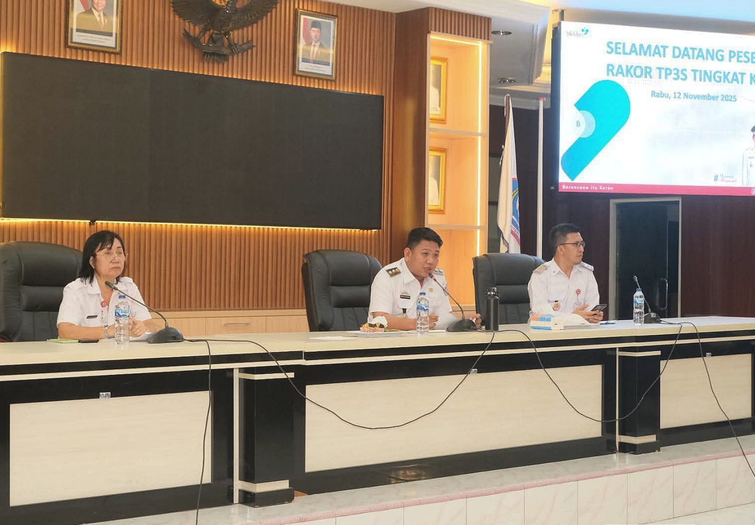 Wakil Walikota Bitung, Randito Maringka, saat memimpin Rakor TP3S Kota Bitung. (Foto: Ist)