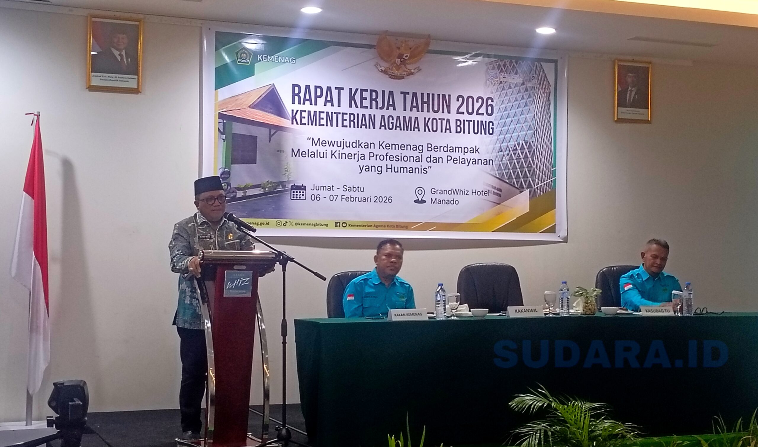 Kepala Kantor Wilayah Kementerian Agama Sulut, Dr Drs KH Ulyas Taha MPd, bersama Kepala Kantor Kemenag Bitung, Hi. Yahya Wahidin Pasiak, S.Ag, MM dan Kasubag TU, H Noval Besse S.Ag MH. (Foto: Ridho L Tobing)