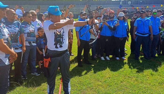 Gubernur Yulius Selvanus Buka Kejurnas Gubernur Cup Merah Putih Panahan Sulut Open 2026