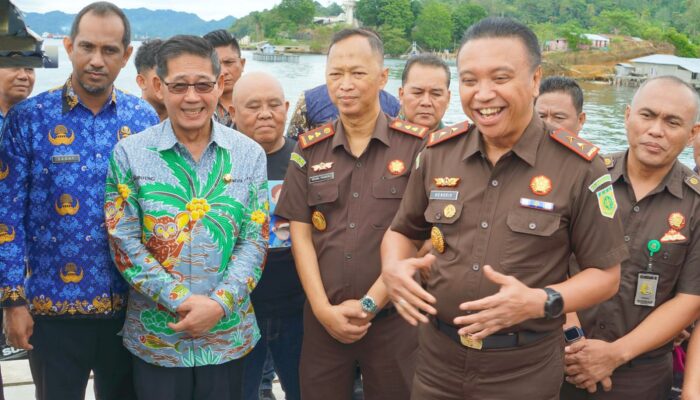 Kajati Sulut Resmikan Program Radio Adhyaksa, Rumah Restorative Justice dan Kampung Nelayan Adhyaksa di Bitung