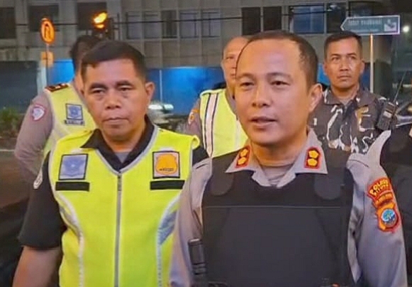 Kapolres Bitung, AKBP Albert Zai SIK MH didampingi Kasi Humas, AKP Abdul Natip Anggai. (Foto: untuk SUDARA.ID)