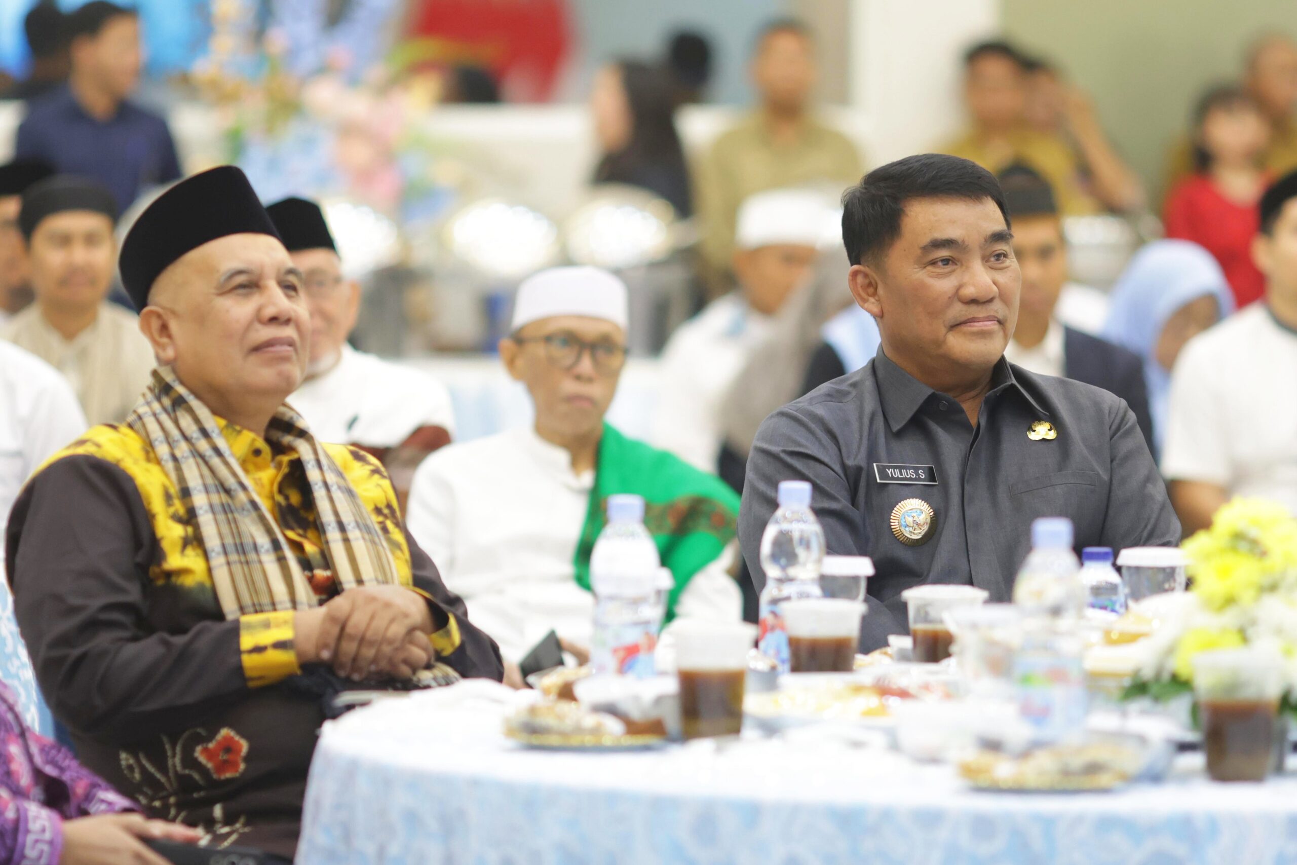 Gubernur Sulut, Mayjen TNI (Purn) Yulius Selvanus SE, bersama Ketua MUI Sulut, Prof Dr H Nasruddin Yusuf MAg. (Foto: Ist)