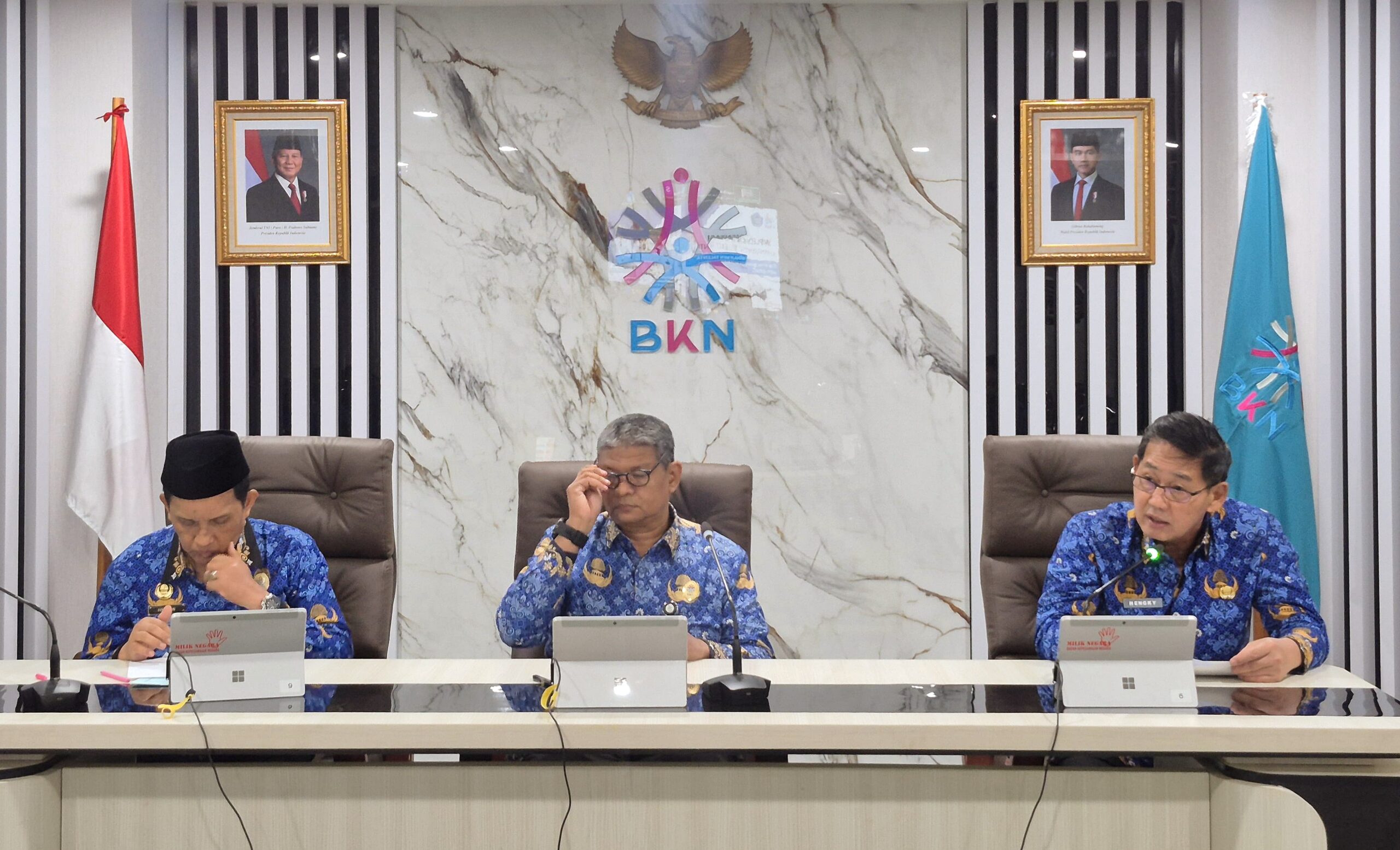 Walikota Bitung, Hengky Honandar SE (paling kanan), saat ekspose Manajemen Talenta Pemkot Bitung di BKN. (Foto: Ist)