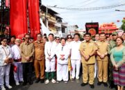 Gubernur Sulut, Yulius Selvanus didampingi Wakil Gubernur, Victor Mailangkay bersama Walikota Manado, Andrei Angouw dan Wakil Walikota, Richard Sualang, saat gelar Goan Siau, Cap Go Meh 2577 Kongzili di Kampung Cina, Kota Manado, Selasa (3/3/2026). (Foto: Ist)