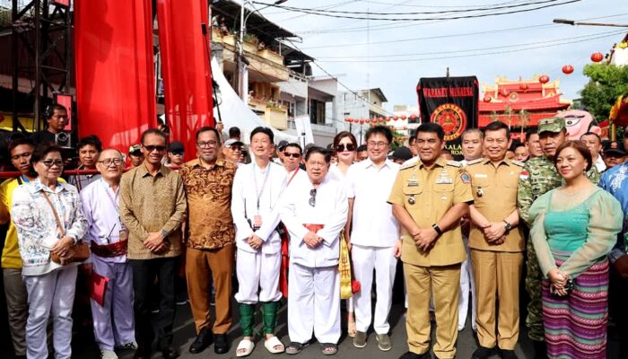 Gubernur Yulius Selvanus Hadiri Cap Go Meh Manado, Tegaskan Sulut Sebagai Rumah Keberagaman