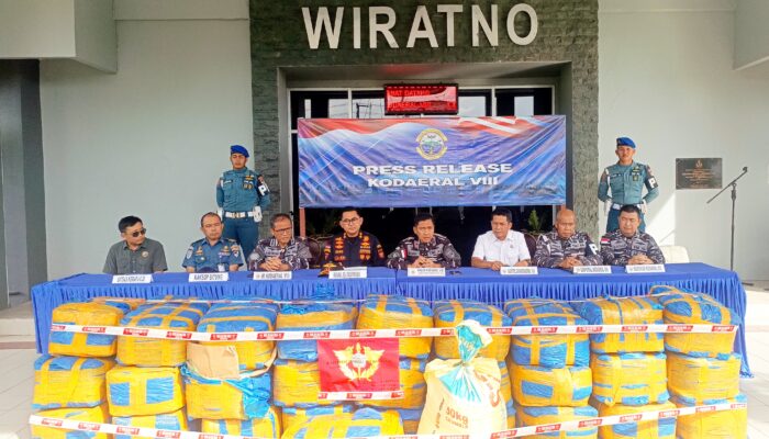 TNI AL Kodaeral VIII Lumpuhkan Jalur Gelap Penyelundupan 1,4 Ton Sianida Asal Filipina di Bitung