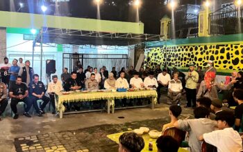 Polres Bitung pertemukan dua kelompok pemuda dari kompleks Empang dan Sari kelapa dalam hangatnya suasana berbuka puasa. (Foto: Ist)