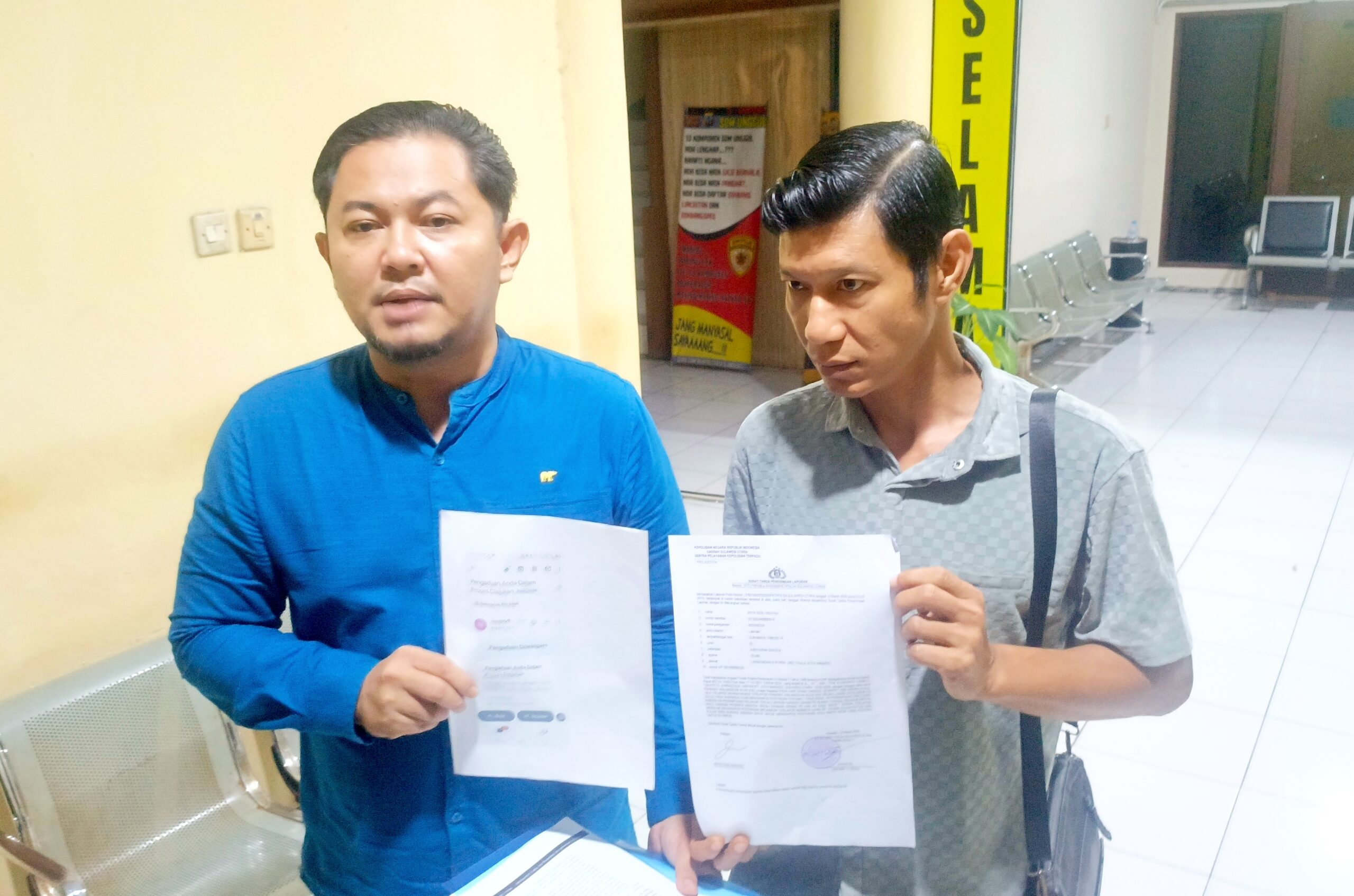 Advocat Faisal Wicaksono saat mendampingi kliennya, Advocat Risky Hidayat di Polda Sulut, Jumat (13/3/2026). (Foto: Ridho L Tobing)