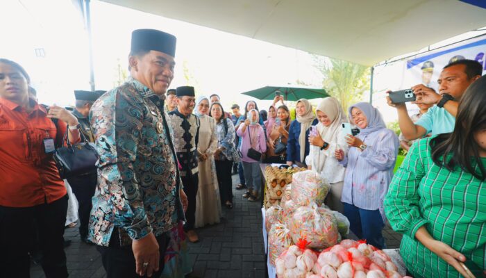Gubernur Yulius Maraton Tinjau Gerakan Pangan Murah di Kabupaten-Kota, Pastikan Distribusi Aman dan Harga Stabil