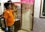 Satreskrim Polres Bitung bergerak cepat membedah TKP dan mengumpulkan alat bukti krusial dalam kasus kematian seorang balita di Manembo-nembo Atas. (Foto: Istimewa)