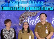 Kepala Dinas Pendidikan dan Kebudayaan Fonny Tumundo (tengah), Kepala Dinas P3A Meiva Woran (kiri), dan Plt. Kepala Dinas Kominfo Altin Tumengkol (kanan) saat memberikan keterangan terkait kesiapan Pemerintah Kota Bitung mengawal pemberlakuan pembatasan media sosial bagi anak dan penggunaan ponsel di sekolah, Jumat (27/3/2026). Kolaborasi lintas sektoral ini merupakan instruksi langsung Walikota Bitung, Hengky Honandar SE, guna menjamin keamanan digital generasi muda. (Foto: Dok. SUDARA.ID)