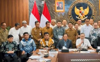 SINERGI PSEL: Gubernur Sulut Yulius Selvanus (kedua dari kiri) saat mengikuti Ratas Percepatan PSEL bersama sejumlah Menteri Kabinet di Kantor Kemenko Pangan, Jakarta (31/3/2026). (Foto: Istimewa/Dok.SUDARA.ID)