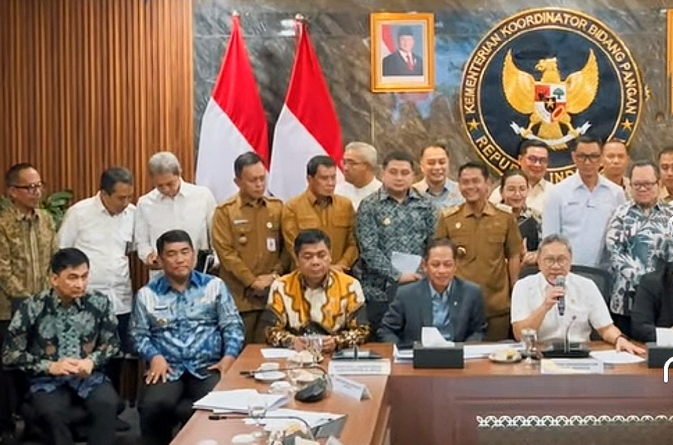 ​SINERGI PSEL: Gubernur Sulut Yulius Selvanus (kedua dari kiri) saat mengikuti Ratas Percepatan PSEL bersama sejumlah Menteri Kabinet di Kantor Kemenko Pangan, Jakarta (31/3/2026). (Foto: Istimewa/Dok.SUDARA.ID)