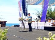 KEBANGKITAN SULUT: Gubernur Sulawesi Utara, Yulius Selvanus, menyerukan pesan harapan dan kebersamaan untuk Sulawesi Utara pada Puncak Perayaan Paskah Nasional 2026 di Kawasan Pohon Kasih, Megamas, Manado, Rabu (8/4/2026). (Foto: Ridho L Tobing)