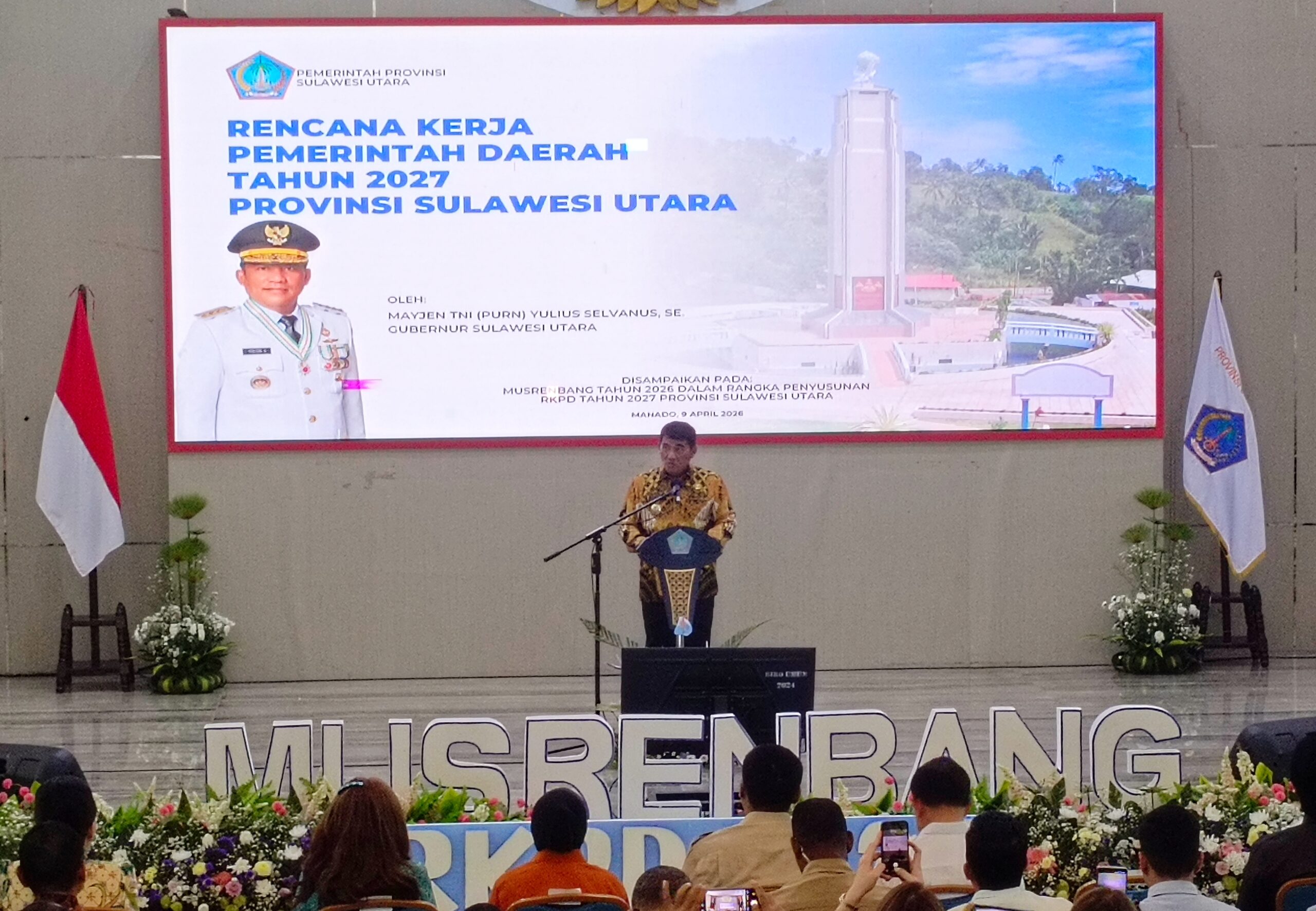 Gubernur Sulawesi Utara, Mayjen TNI (Purn) Yulius Selvanus SE, saat gelar Musyawarah Perencanaan Pembangunan (Musrenbang) dalam rangka penyusunan Rencana Kerja Pemerintah Daerah (RKPD) Provinsi Sulawesi Utara Tahun 2027, yang digelar di Gedung Mapalus, Kompleks Kantor Gubernur, Kamis (9/4/2026). (Foto: Ridho L Tobing)