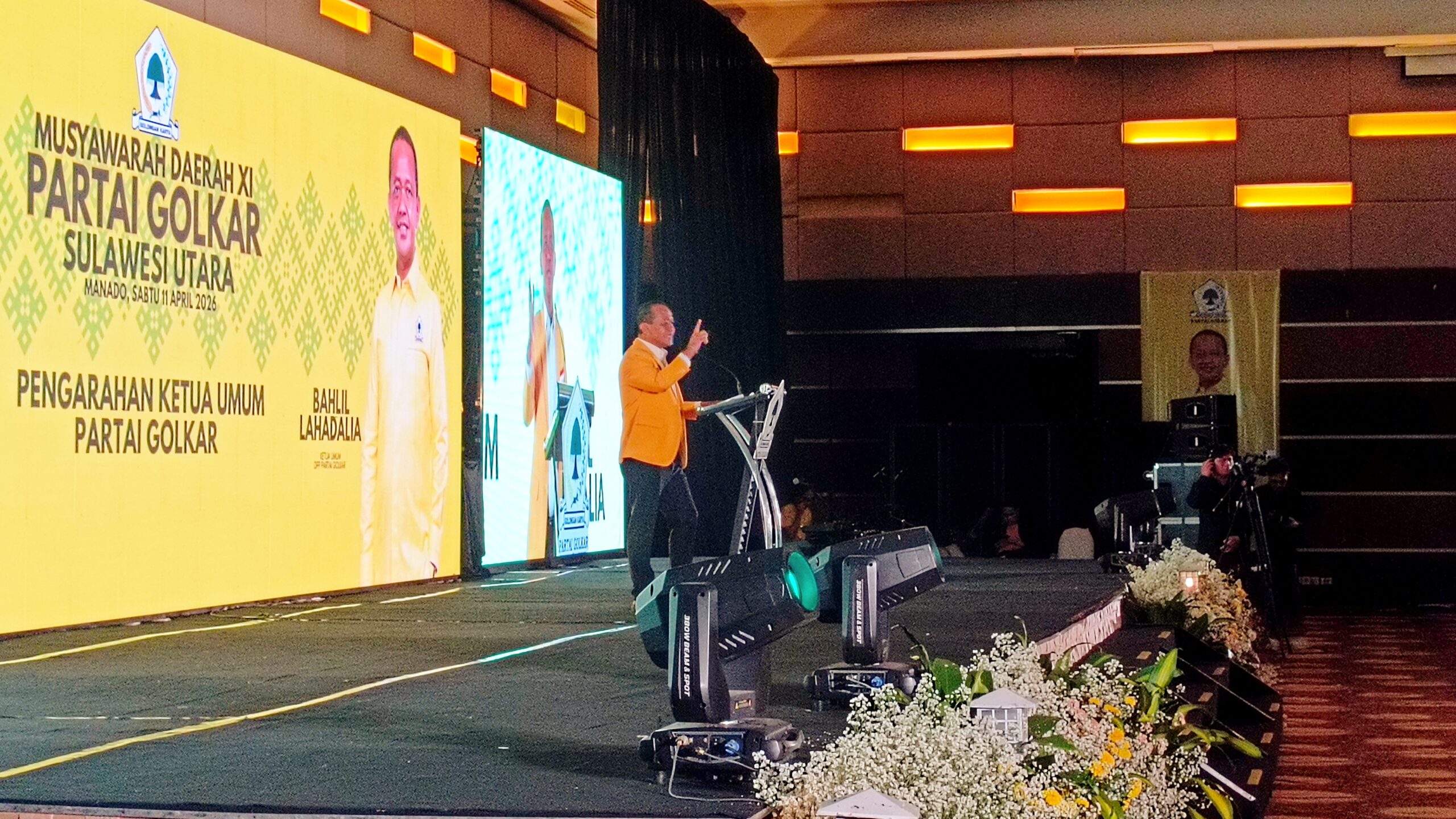 Ketua Umum DPP Partai Golkar, Bahlil Lahadalia, saat memberikan arahan dalam pembukaan Musda XI Golkar Sulut di GKIC Manado, Sabtu (11/4/2026). (Foto: Ridho L Tobing)