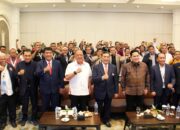 Gubernur Sulut, Mayjen TNI (Purn) Yulius Selvanus SE (ketiga dari kiri), saat menghadiri Munas Percasi 2026 di Jakarta. (Foto.Dok.Istimewa)