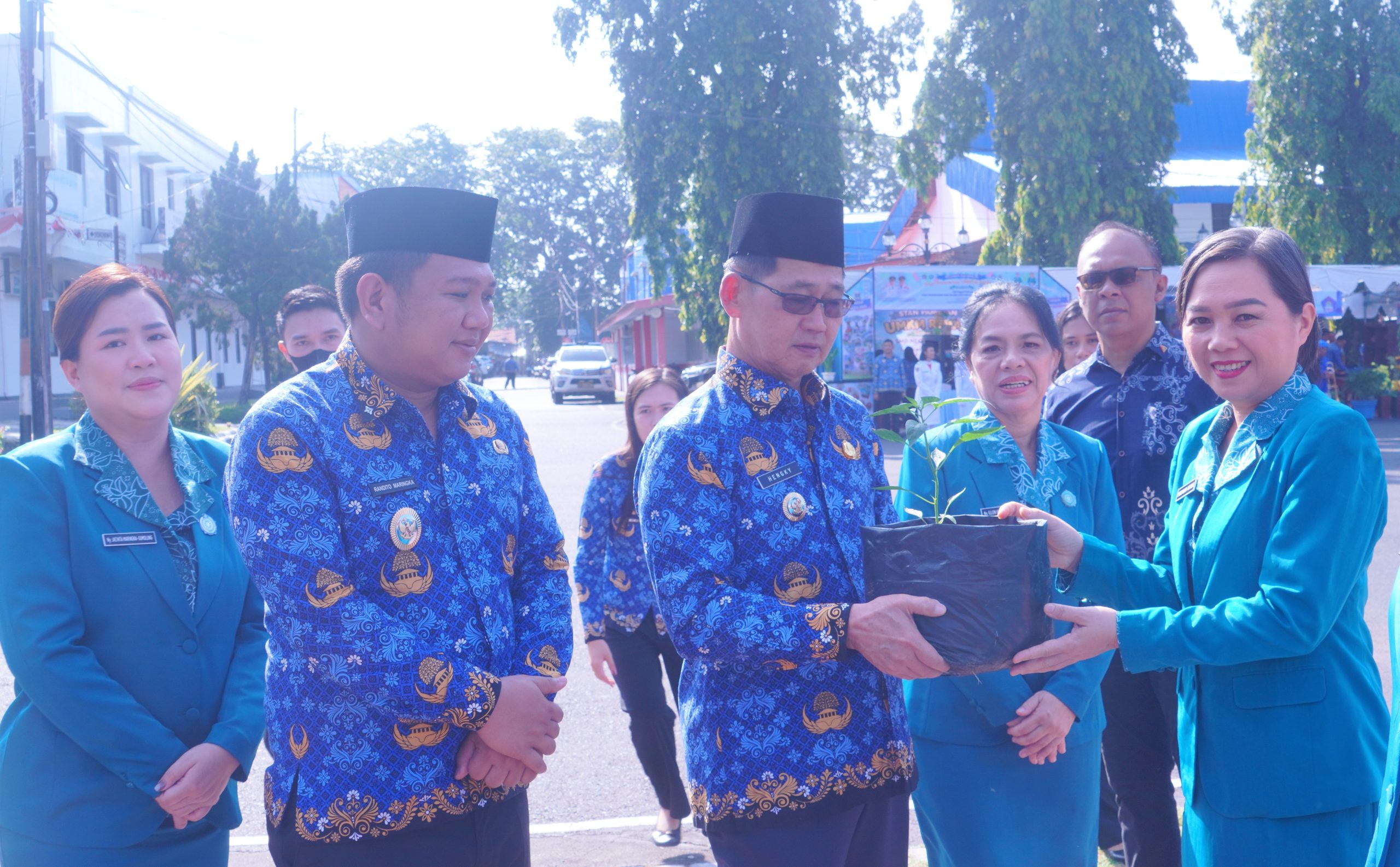 Sinergi Pemerintah Kota Bitung dan TP PKK dalam mendorong pemberdayaan perempuan dan ketahanan pangan pada momentum Peringatan Hari Kartini di Kota Bitung. (Foto: Dok. Istimewa)