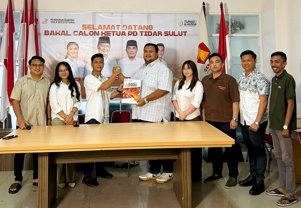 Standius Bara Prima saat mendaftarkan diri sebagai Calon Ketua TIDAR Sulawesi Utara. (Foto: Ist)