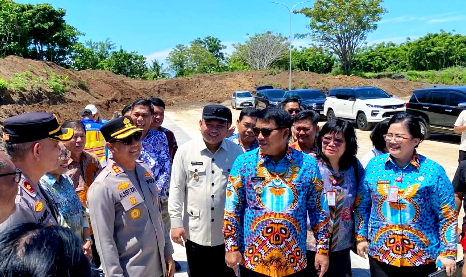 PACU INVESTASI: Gubernur Sulawesi Utara, Mayjen TNI (Purn) Yulius Selvanus SE, meninjau langsung progres infrastruktur di KEK Bitung, Kamis (30/4/2026). Peninjauan dilakukan untuk memastikan kesiapan kawasan menampung investasi yang kini mencapai Rp10,5 triliun. (Foto: Istimewa)