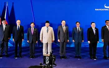 Presiden RI Prabowo Subianto (tengah) bersama para pemimpin negara ASEAN saat sesi foto bersama pada pembukaan KTT ke-48 ASEAN di Cebu, Filipina, Jumat (8/5/2026). Dalam forum tersebut, Presiden Prabowo menekankan pentingnya kolaborasi kawasan dalam menghadapi ketidakpastian global. (Foto: Dok. Istimewa)
