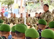 Menhan Sjafrie Sjamsoeddin saat memberikan motivasi dan arahan Yonif TP 916/Bara Sakti di Kota Bitung. (Foto: Dok. Istimewa)