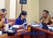 Wakil Ketua Komisi IV DPRD Sulut, Louis Carl Schramm saat memimpin RDP dengan Dinas Pendidikan Daerah Sulut yang dihadiri langsung oleh Kadis Femmy Suluh, Senin (11/5/2026). (Foto: Ridho L Tobing)