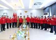 Momen kebersamaan PDI Perjuangan Sulut dengan Gubernur Yulius Selvanus, Senin (11/5/2026). (Foto: Istimewa)