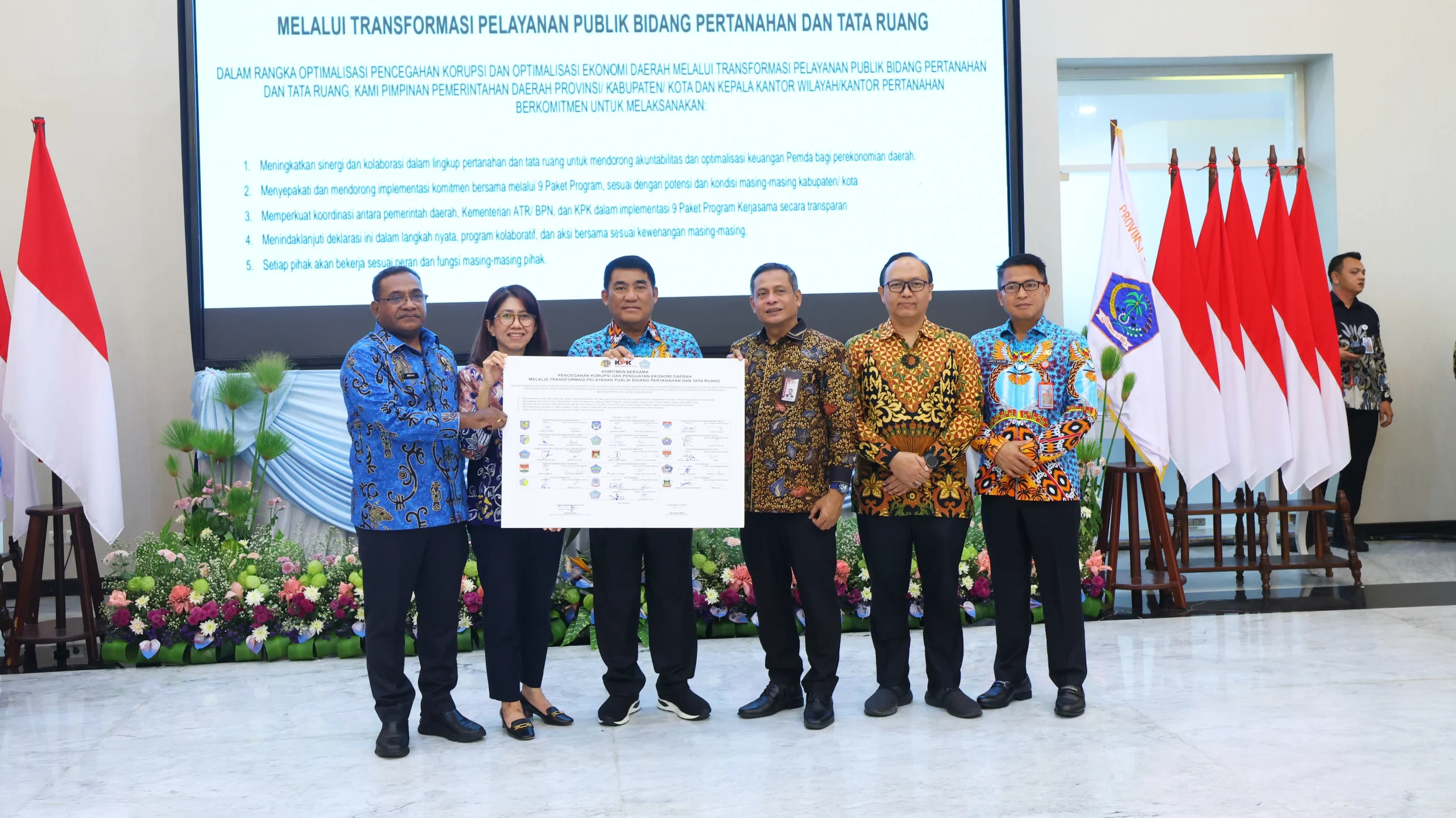 PERCONTOHAN NASIONAL: Gubernur Sulut Yulius Selvanus memantapkan posisi Sulawesi Utara sebagai pilot project nasional tata kelola pertanahan yang transparan dan bebas korupsi bersama jajaran KPK dan Kementerian ATR/BPN. (Foto: Istimewa)