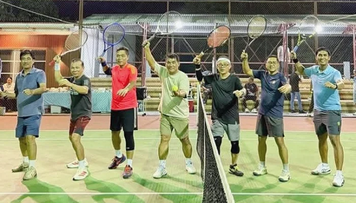 Gubernur YSK Main Tenis Bersama Rektor Unsrat: Bidik Pemikiran Segar Para Akademisi