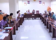 Rapat Dengar Pendapat (RDP) Komisi III DPRD Provinsi Sulawesi Utara (Sulut) dengan Pejabat Pembuat Komitmen (PPK) Pengadaan Tanah dari Kementerian PUPR, Forum Masyarakat Jalan Tol (FMJT) Sulut, Senin (11/5/2026). (Foto: Dok. Istimewa)