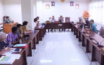 Rapat Dengar Pendapat (RDP) Komisi III DPRD Provinsi Sulawesi Utara (Sulut) dengan Pejabat Pembuat Komitmen (PPK) Pengadaan Tanah dari Kementerian PUPR, Forum Masyarakat Jalan Tol (FMJT) Sulut, Senin (11/5/2026). (Foto: Dok. Istimewa)
