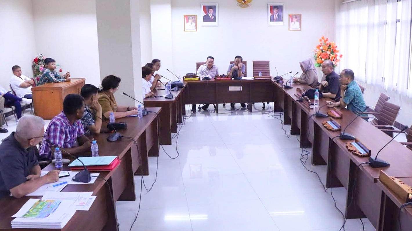Rapat Dengar Pendapat (RDP) Komisi III DPRD Provinsi Sulawesi Utara (Sulut) dengan Pejabat Pembuat Komitmen (PPK) Pengadaan Tanah dari Kementerian PUPR, Forum Masyarakat Jalan Tol (FMJT) Sulut, Senin (11/5/2026). (Foto: Dok. Istimewa)