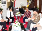Rektor Unsrat Prof Berty Sompie saat menerima kunjungan Tim peneliti Tropical Biosphere Research Center (TBRC) Ryukyu University, Okinawa, Jepang, pada Senin (25/5/2026). (Foto: Istimewa)