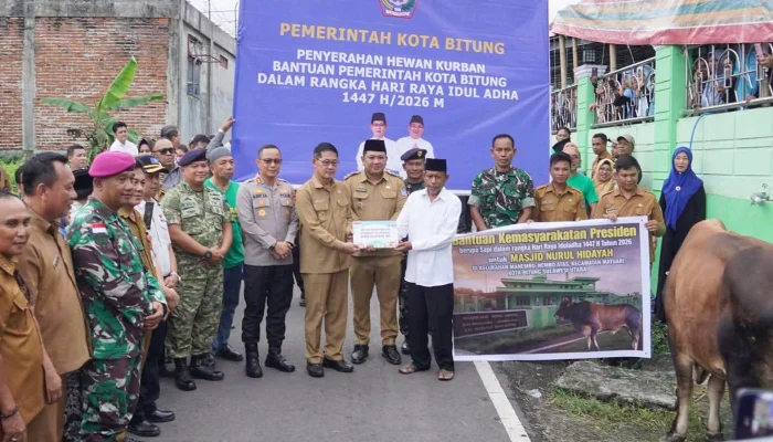 Hengky-Randito Salurkan Hewan Kurban Iduladha 1447 H, Apresiasi Bantuan Presiden dan Gubernur Sulut