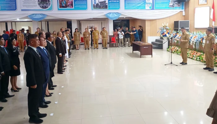 Lantik 43 Pejabat Pemkot Bitung, Hengky Honandar Tekankan Integritas dan Respons Cepat