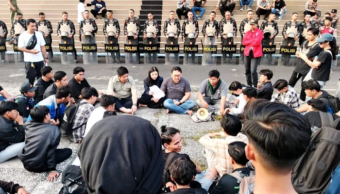 Sekwan dan Anggota DPRD Sulut Terima Aspirasi Aliansi Mahasiswa Sulawesi Utara