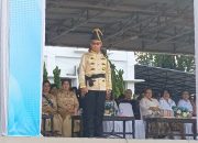 Walikota Bitung Hengky Honandar SE bertindak sebagai Inspektur Upacara pada peringatan Hari Pendidikan Nasional dan Hari Otonomi Daerah ke-XXX di Lapangan Kantor Walikota, Senin (4/5/2026). (Foto: untuk SUDARA.ID)
