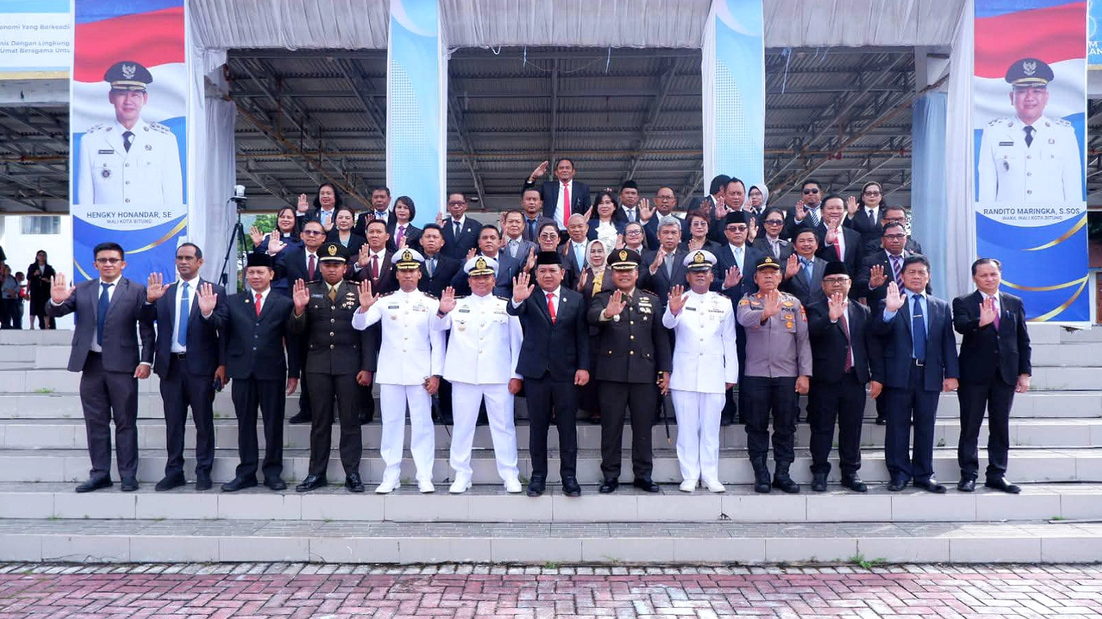 Wakil Walikota Bitung Randito Maringka S Sos, bersama jajaran Forkopimda dan Kepala OPD Kota Bitung meneguhkan komitmen menjaga persatuan pada momentum Hari Lahir Pancasila 2026, Senin (1/6/2026). (Foto: Istimewa)