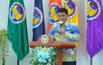 Gubernur Sulawesi Utara, Mayjen TNI (Purn) Yulius Selvanus, SE, saat memberikan sambutan pada peresmian Fakultas Kedokteran UNIMA di Tondano, Kamis (11/6/2026). Peresmian ini menandai tonggak sejarah baru bagi dunia pendidikan tinggi di Sulut. (Foto: Dok. Istimewa)