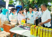 Ketua TP PKK Provinsi Sulawesi Utara, Anik Yulius Selvanus, saat akan membagikan bantuan nutrisi bagi keluarga beresiko stunting di Momentum Hari Kesatuan Gerak (HKG) PKK ke-54 tahun 2026. (Foto: Istimewa)