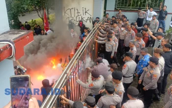Suasana unjuk rasa Mahasiswa di DPRD Sulawesi Utara, Rabu (17/6/2026). (Foto: Ridho L Tobing)