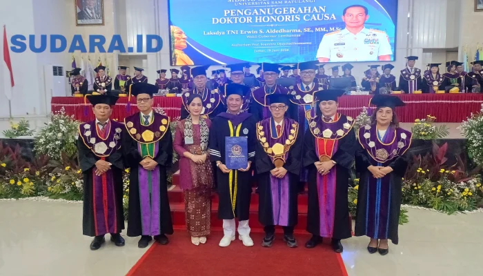 Unsrat Anugerahkan Gelar Doktor H.C. Maritim kepada Wagub Lemhannas Laksdya Erwin Aldedharma