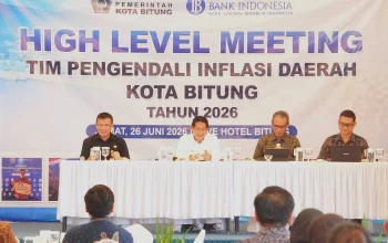Walikota Bitung Hengky Honandar, S.E., saat membuka secara resmi High Level Meeting (HLM) TPID Kota Bitung Tahun 2026, guna memperkuat sinergi pengendalian inflasi daerah. (Foto: Dok.Istimewa)