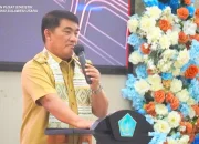 Gubernur Sulut Yulius Selvanus saat memberikan arahan dalam Pencanangan Sensus Ekonomi 2026 di Kantor Gubernur, Manado, Selasa (30/6/2026). Yulius menegaskan angka statistik merupakan "rapor" objektif untuk mengukur kinerja pembangunan daerah. (Foto: Istimewa)
