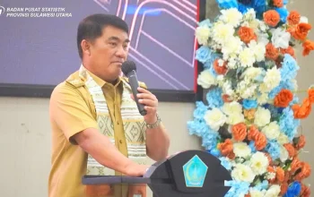 Gubernur Sulut Yulius Selvanus saat memberikan arahan dalam Pencanangan Sensus Ekonomi 2026 di Kantor Gubernur, Manado, Selasa (30/6/2026). Yulius menegaskan angka statistik merupakan "rapor" objektif untuk mengukur kinerja pembangunan daerah. (Foto: Istimewa)