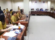 Rapat pembahasan Rancangan Peraturan Daerah (Ranperda) tentang Penyelenggaraan Perizinan Berusaha di DPRD Sulut. (Foto: Istimewa)