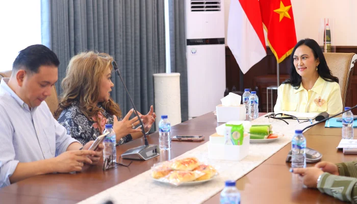 Sambut TIFF 2026, Ketua Dekranasda Sulut Anik Yulius Rancang Batik Eksklusif Berbasis Budaya Lokal