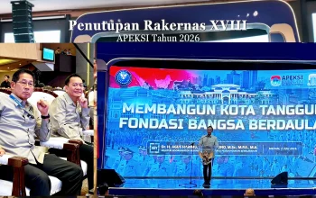 Walikota Bitung Hengky Honandar SE, saat mengikuti rapat pleno, dan menyimak arahan strategis terkait pembangunan infrastruktur kewilayahan yang disampaikan Menko AHY dalam penutupan Rakernas XVIII APEKSI 2026 di Medan, Kamis (2/7/2026). (Foto: Istimewa)