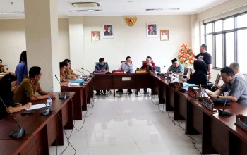 Sinergi Komisi III DPRD Sulut dan PLN bahas strategi penguatan sistem kelistrikan dan percepatan listrik di pulau-pulau kecil Sulawesi Utara. (Foto: Istimewa)